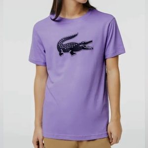 Lacoste Ribbed crew neck. Ultra-dry 3D contrast crocodile print.